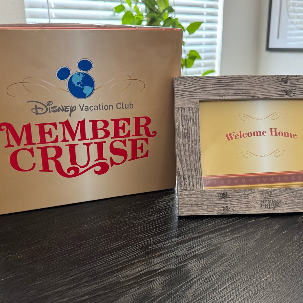 Exclusive Disney Vacation Club Member Cruise Frame - Brown